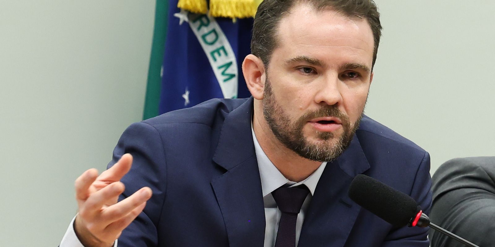 Capa: Durigan prevê envio de MP do Imposto Seletivo após eleições