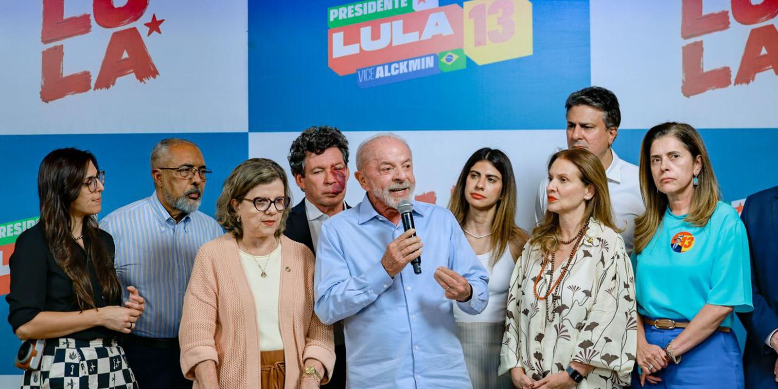 Capa: Lula celebra avanço do fim da 6x1 e defende investimento público